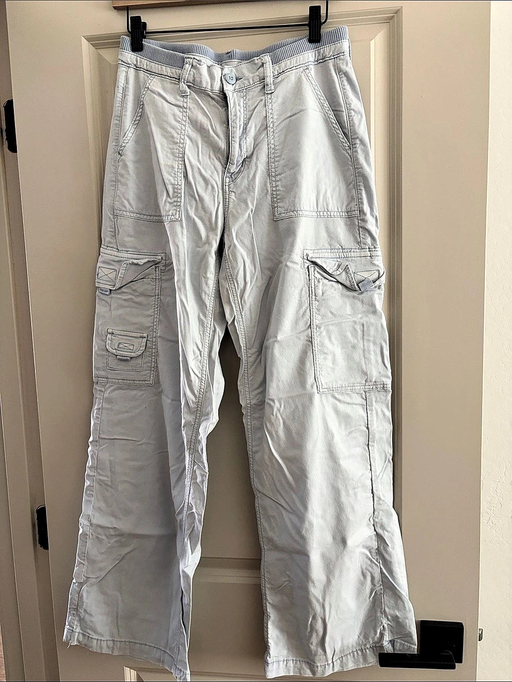 American Eagle AE Low-Rise Baggy Cargo Parachute Pant White Size 6
